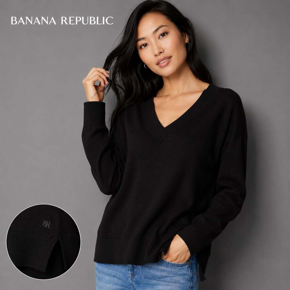 Banana Republic Merino Wool V-Neck Pullover Sweater with Side Slits